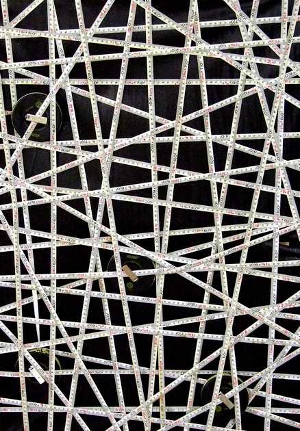ACCUMULAZIONE MODERNA SU TELA CON ROLLETTE IN FIBRA DI VETRO