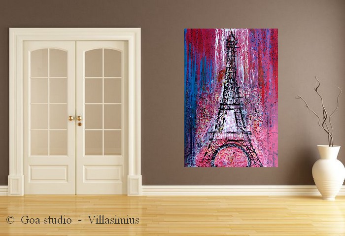 Sala di ingresso con porta bianca e vaso in stile classico con pareti color sabbia e appeso sui muri il quadro di Goa intitolato Paris