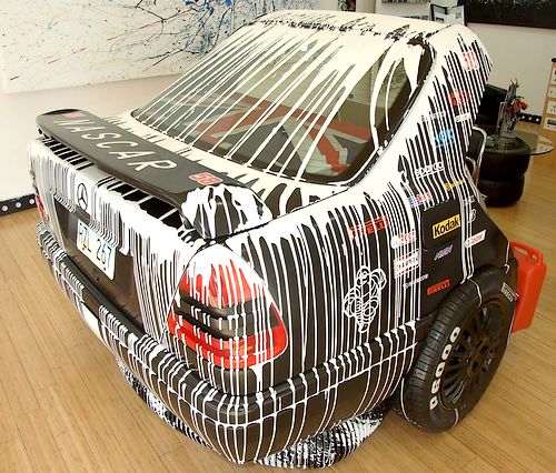 SCULTURA MODERNA REALIZZATA COL POSTERIORE DI UN'AUTOVETTURA MERCEDES